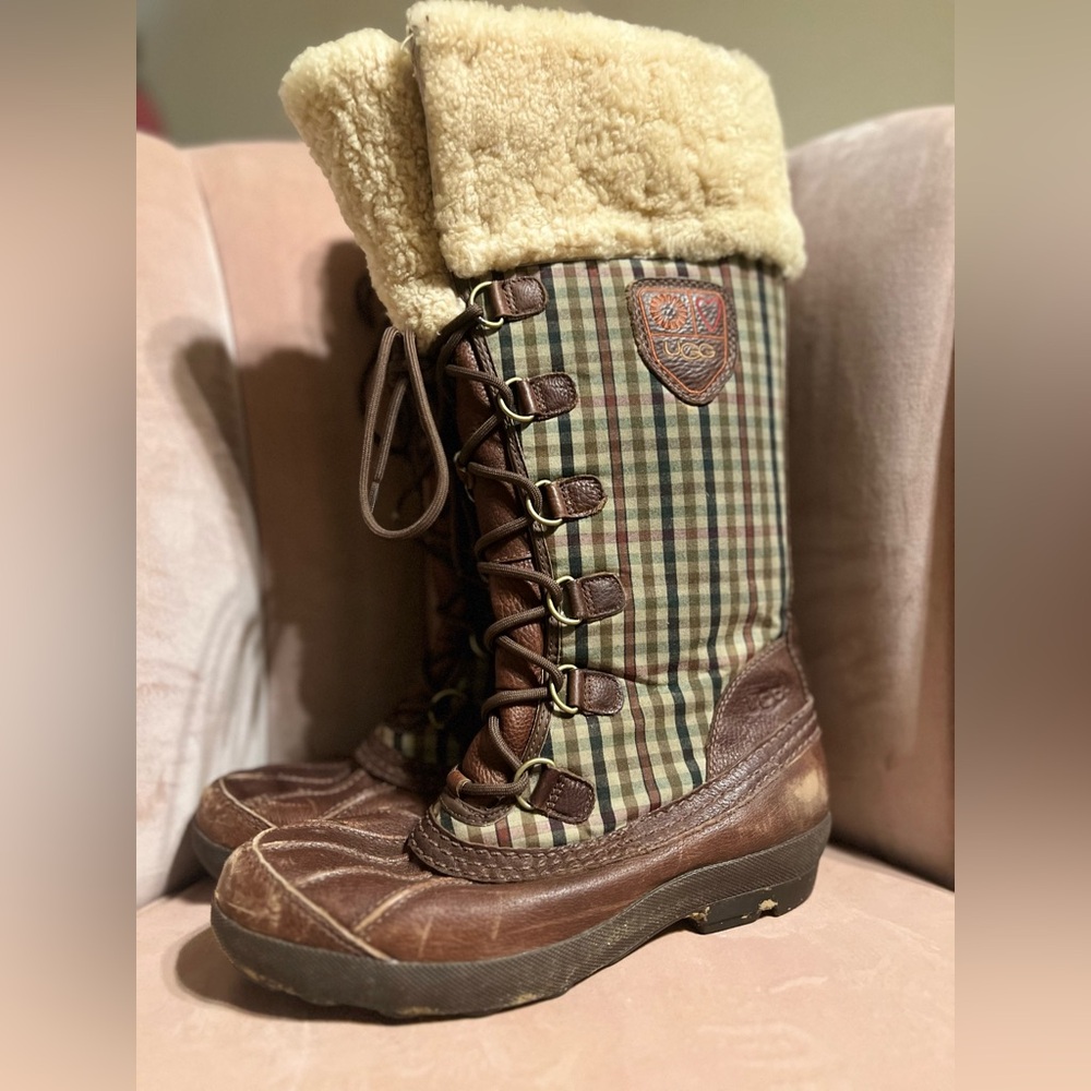 UGG Checkered Lace-Up Boots with Shearling - Picture 6 of 16